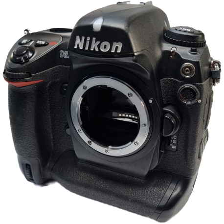 Nikon D2Hs * Varaosakamera. Ei toimiva