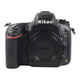 Nikon D600 kamerarunko - käytetty