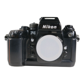 Nikon F4 järjestelmäkamera
