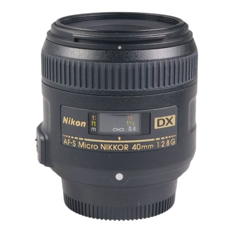 Nikon AF-S DX Micro Nikkor 40mm f/2.8G objektiivi - käytetty