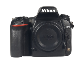 Nikon D750 kamerarunko - käytetty