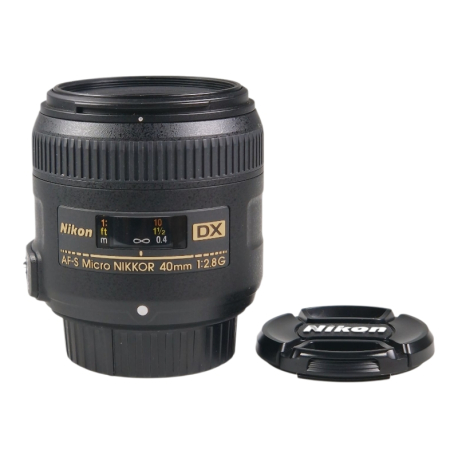 Nikon AF-S DX Micro Nikkor 40mm f/2.8G objektiivi - käytetty