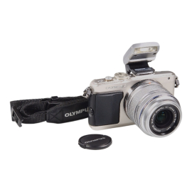 Olympus Pen Lite E-PL6 + M.Zuiko 14-42mm f/3.5-5.6 II R MSC - Used