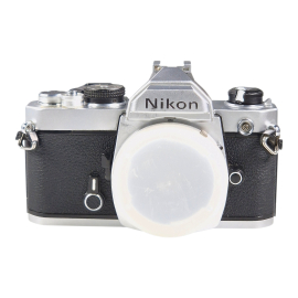 Nikon FM järjestelmäkamera